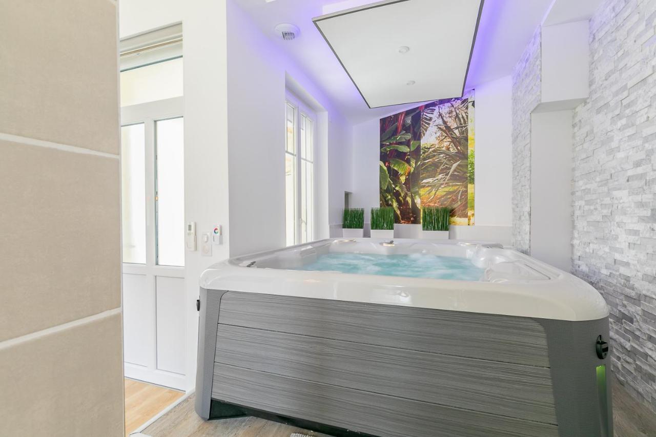 Apartment Relax Spa, Avec Jacuzzi A *